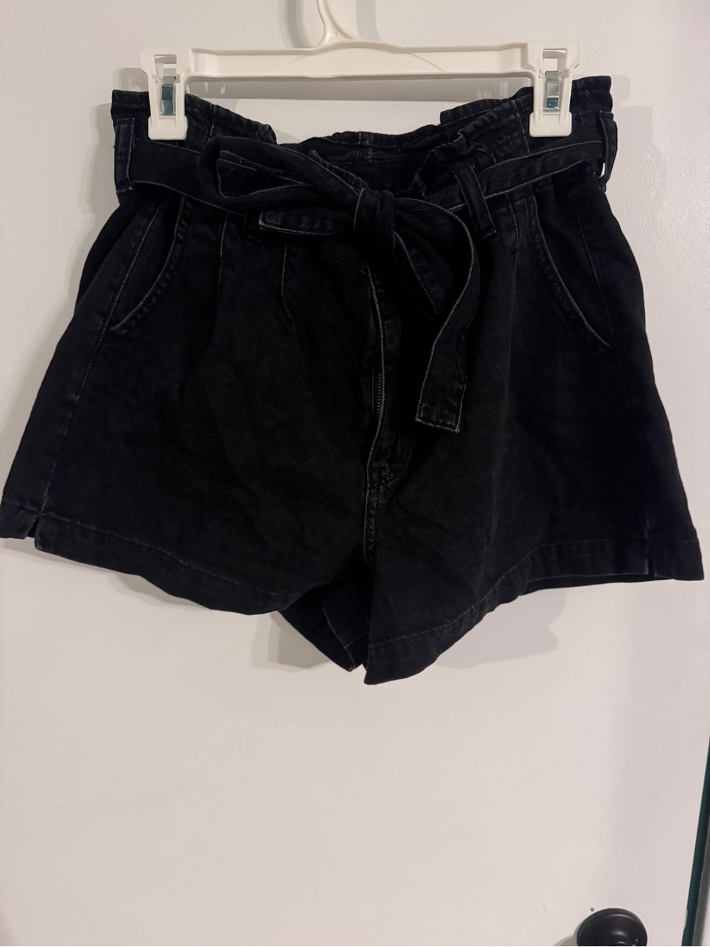 American Eagle High-Waist Paperbag Tie-Front Women’s Shorts - Black